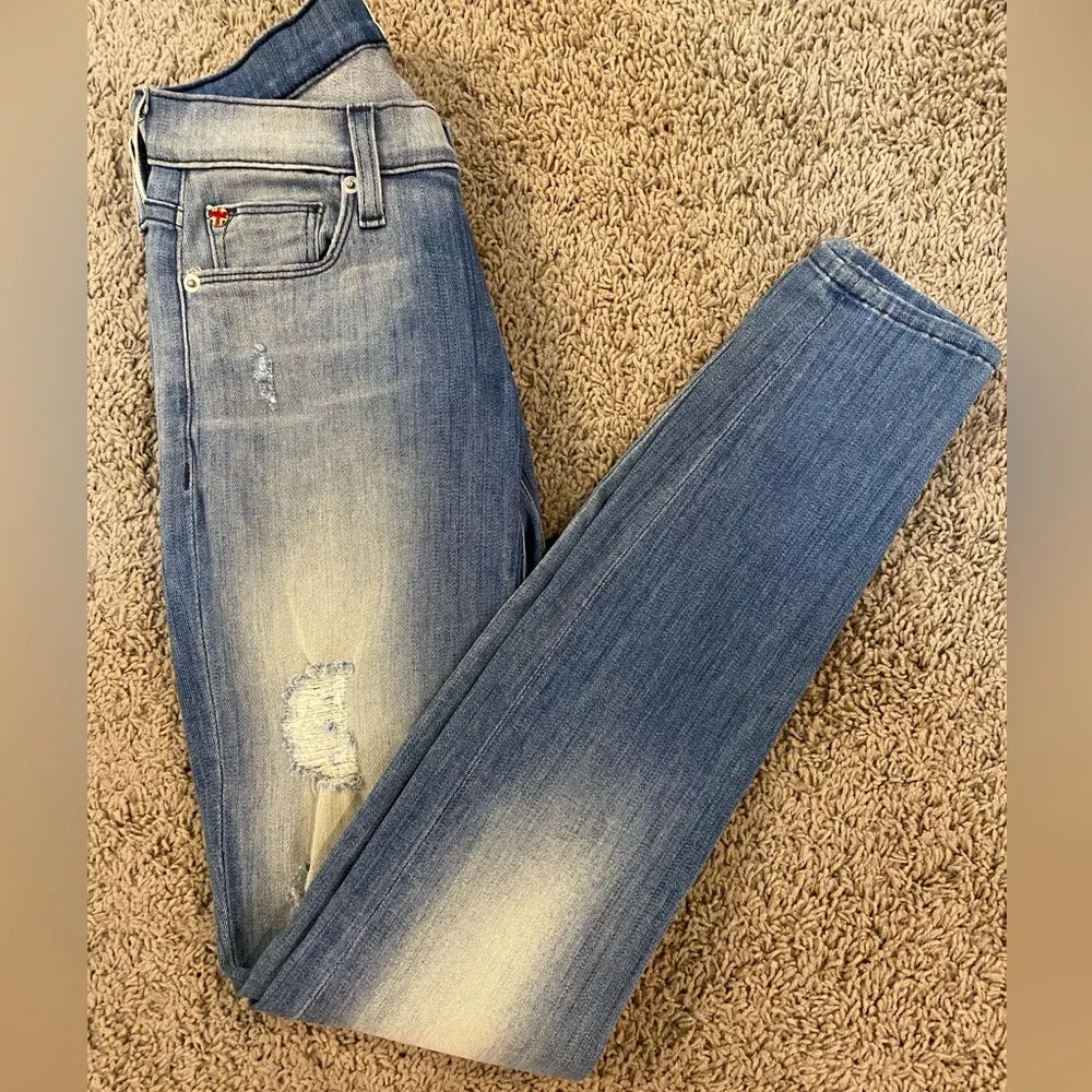 👖Hudson • women’s super skinny distressed jeans • 24 • EUC - Picture 2 of 14